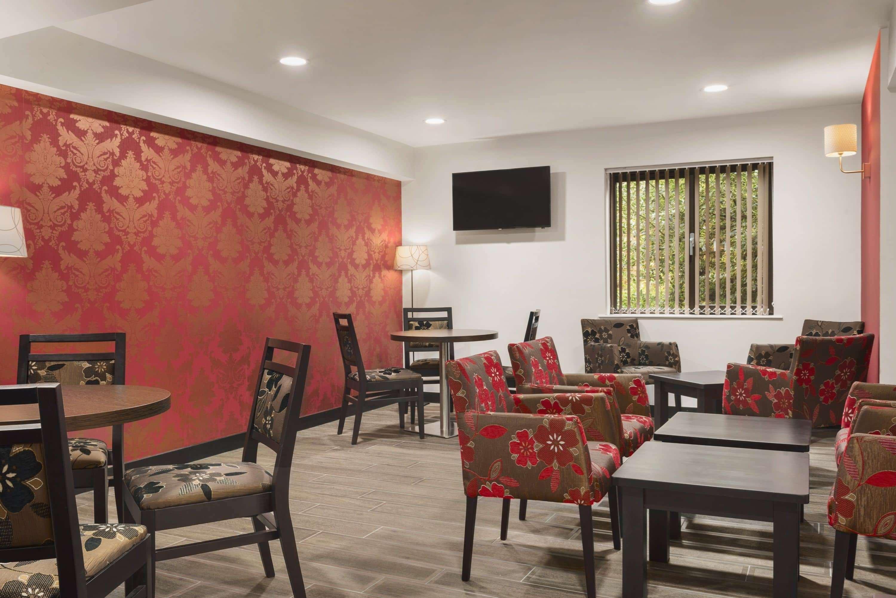 Hotel Ramada By Wyndham Cambridge Fen Drayton Exterior foto