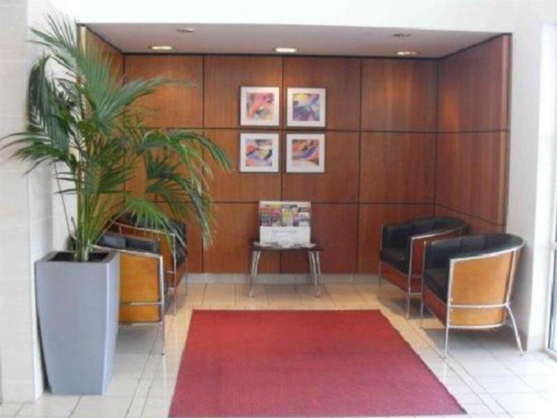 Hotel Ramada By Wyndham Cambridge Fen Drayton Exterior foto